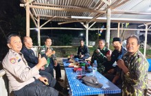 Babinsa Kalikotes Bersama TNI-Polri dan Pemdes Patroli Wilayah, Jaga Keamanan Lingkungan