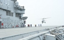 HELLY VVIP / VIP TNI AU TOUCH GO TRAINING DI KAPAL INDUK TNI AL