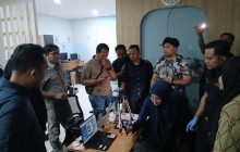 SINERGI TNI AL DAN BEA CUKAI GAGALKAN PENYELUNDUPAN 1,1 KG SERBUK EMAS SENILAI RP 2,9 MILIAR DI BAND