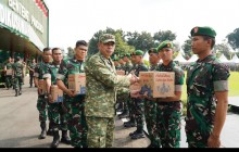 Pangdam Jaya Buka Bazar Murah, Salurkan Bingkisan Ramadhan untuk Prajurit dan Warakawuri