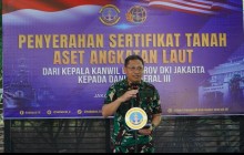 SINERGITAS TNI AL–BPN, DANKODAERAL III GELAR PENYERAHAN SERTIFIKAT ASET DAN MENEMBAK BERSAMA