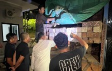 TNI AL AMANKAN TRUK DAN GUDANG KAYU ULIN ILEGAL DI KALIMANTAN TIMUR