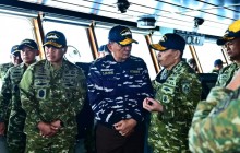 BERSAMA MENHAN RI DAN PANGLIMA TNI, PANGKORMAR DAMPINGI KASAL TINJAU LATOPSLATGAB