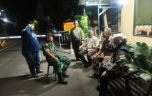 Patroli Malam Babinsa dan Warga Duren Sawit Perkuat Keamanan Cegah Tawuran Remaja