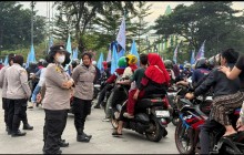 Ribuan Buruh Bergerak ke Monas, Polsek Cakung Kawal Ketat Keberangkatan Massa May Day 2026