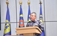 LAKSAMANA TNI (PURN) ACHMAD TAUFIQOERROCHMAN, S.E. BERIKAN KULIAH UMUM 
