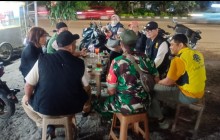 Babinsa Koramil 08/Duren Sawit Bersama Komduk Gelar Patroli Keliling, Antisipasi Tawuran dan Kenakal