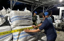 TNI AL DAN BEA CUKAI BERHASIL GAGALKAN PENYELUNDUPAN BARANG ILEGAL DI JAYAPURA