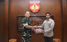 Pangdam IV/Diponegoro Serahkan Dukungan Kamera Profesional dan Seragam Tactical Office ke Pendam