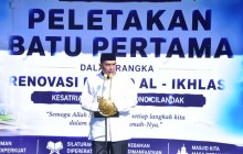 PANGKORMAR BERSAMA DANKORMAR DARI MASA KE MASA LETAKKAN BATU PERTAMA RENOVASI MASJID AL IKHLAS