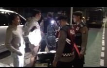 Polisi Hadir di Tengah Malam, Polsek Matraman Perketat Patroli dan Razia Cegah Kejahatan Jalanan