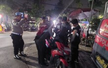 Patroli Dini Hari Polsek Makasar Sasar Titik Rawan Tawuran dan Balap Liar, Warga Diajak Jaga Kamtibm