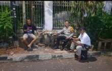 Cooling System dan Sosialisasi Layanan Polisi 110, Bhabinkamtibmas Pulogadung Ajak Warga Bersama Jag