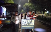 Jaga Jakarta di Kebon Singkong, Polisi Siaga Sepanjang Malam Ciptakan Rasa Aman bagi Warga dan Pengg