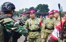 PANGKORMAR TUMBUHKAN SEMANGAT DAN PERIKSA KESIAPAN SATUAN UNSUR TUGAS MARINIR LATMA MULTILATERAL RIM