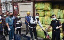 WUJUD SINERGITAS, DANKODAERAL III HADIRI KONFERENSI PERS PENINDAKAN PAKAIAN BEKAS ILEGAL SENILAI MIL