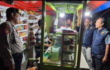 Polsek Kramat Jati Bertindak Tegas Berantas Peredaran Miras Ilegal, Puluhan Botol Diamankan