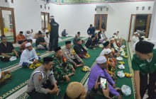 Subuh Bersama Warga, Kapolsek Cakung Perkuat Silaturahmi dan Ajak Masyarakat Jaga Generasi Muda dari