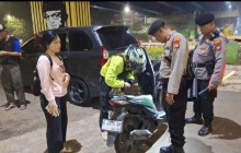 Polsek Jatinegara Gelar Operasi Stasioner Dini Hari, Antisipasi Begal, Sajam, Narkoba, dan Kejahatan