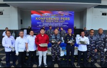 TIM GABUNGAN TNI AL GAGALKAN PENYELUNDUPAN PASIR DAN BALOK TIMAH ILEGAL SENILAI MILIARAN RUPIAH DI J