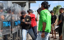 Aksi Unjuk Rasa Berujung Memanas, Prajurit Lanal Dumai Tunjukkan Profesionalisme Dalam Mengendalikan