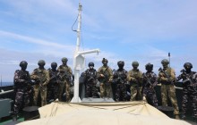 TNI AL DAN RUSSIAN NAVY BERLATIH VBSS HINGGA TEMBAKKAN MERIAM-76 PADA SEA PHASE EXERCISE ORRUDA 2026