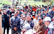 KAS KORMAR DAMPINGI WAKASAL DALAM GROUND BREAKING JEMBATAN LEUWIDINGDING SUKABUMI