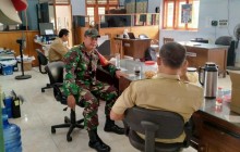 Babinsa Jimbung Perkuat Sinergi Dengan Perangkat Desa, Sampaikan Ini