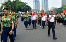 KASAL DAMPINGI PANGLIMA TNI LEPAS RIBUAN PESERTA TNI RUN 2026