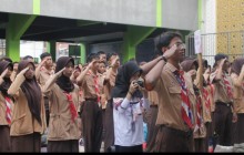 Polsek Makasar Beri Pesan Kepemimpinan dan Kamtibmas dalam LDKS di SMK PGRI 1 Jakarta Timur