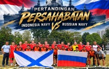 SATU LAPANGAN, DUA ANGKATAN LAUT: PRAJURIT TNI AL DAN ANGKATAN LAUT RUSIA PERERAT PERSAHABATAN 