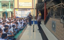 Polsek Cakung Goes To School, Ingatkan Pelajar SMK Ristek Jaya Jauhi Tawuran dan Narkoba