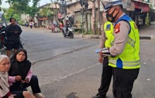 Kecelakaan Lalu-lintas di Wilayah Hukum Jalan Kapten Tendean Jakarta Selatan Personel Lalu Lintas Me
