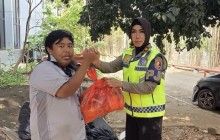 Jumat Berkah, Induk PJR BSD Korlantas Polri Perkuat Kedekatan dengan Masyarakat melalui Aksi Polisi 