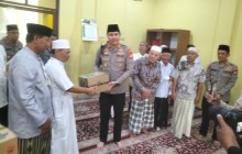 Jumat Keliling di Matraman, Kapolres Jaktim Ajak Warga Perkuat Sinergi Jaga Kamtibmas