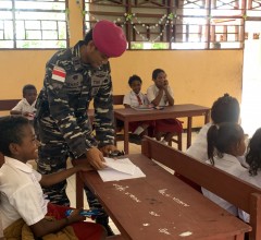 KORPS MARINIR TERIMA PENGHARGAAN NASIONAL APRESIASI KONEKTIVITAS DIGITAL DARI MENKOMDIGI