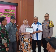 Babinsa Desa Gumulan Amankan Penyaluran BLT Dana Desa Tahap V Tahun 2026