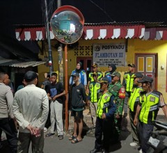 Patroli Komduk Sisir Wilayah Cipayung, Babinsa Ajak Warga Bersatu Cegah Tawuran dan Kenakalan Remaja
