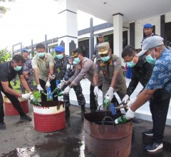 TNI AL MUSNAHKAN MIRAS ILEGAL, PERKUAT PENGAWASAN JALUR LAUT DI WILAYAH PERBATASAN