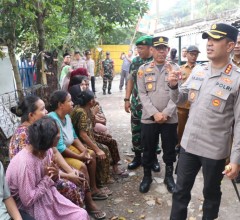 Dari Rumah ke Rumah, Kapolres Metro Tangerang Kota Dekatkan Polisi dengan Warga Tanah Tinggi
