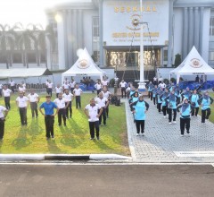 SINERGI DALAM KEBERSAMAAN, SESKOAL LAKSANAKAN OLAHRAGA BERSAMA KELUARGA BESAR