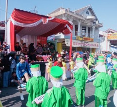 Parade Drumband Perayaan Yaa Qowiyyu 2026, Ribuan Warga Tumpah Ruah Meriahkan Tradisi Tahunan