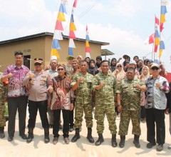 Kasdim 0901/Samarinda Hadiri Vicon Peresmian Jembatan Beton Garuda dan Sumur Bor