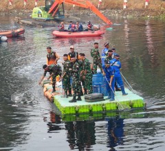Bersama Rakyat Menjaga Alam, Pangdam Jaya dan Kapolda Metro Jaya Pimpin Karya Bakti Bersih Sungai Sa