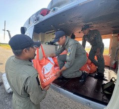 MELALUI JALUR UDARA, TNI AL PERCEPAT DISTRIBUSI BANTUAN LOGISTIK BAGI MASYARAKAT NTT