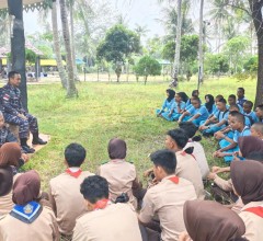Sambut HUT Ke-81 TNI Angkatan Laut, Lanal Bintan Laksanakan Bersih Pantai 