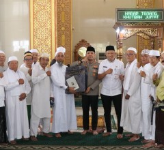 Kapolrestro Tangerang Kota Turun Langsung ke Warga, Ojol dan Pokdarkamtibmas Diberi Bantuan