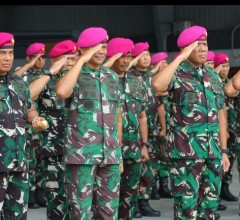 PANGKORMAR PIMPIN PELEPASAN DUA JENAZAH PRAJURIT MARINIR TNI AL, TOTAL 10 PRAJURIT TELAH DITEMUKAN