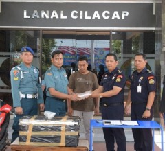 TNI AL GAGALKAN PENYELUNDUPAN BENIH BENING LOBSTER ILEGAL SENILAI RP2,5 MILIAR