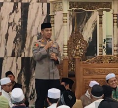 Subuh yang Menyatukan Polisi dan Warga, Kapolsek Cakung Ajak Jaga Anak dari Tawuran dan Lingkungan d